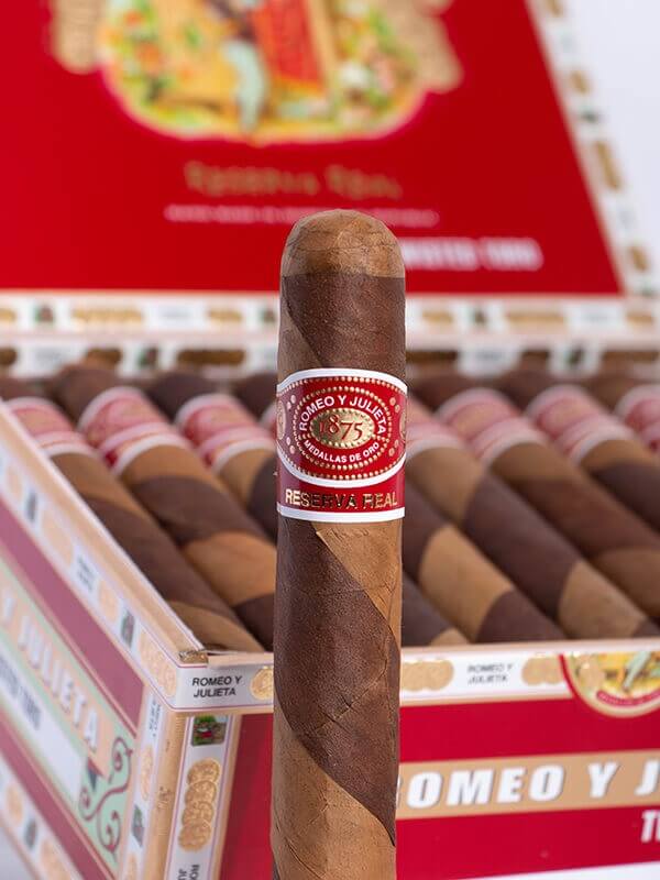 Romeo y Julieta Reserva Real Twisted Toro